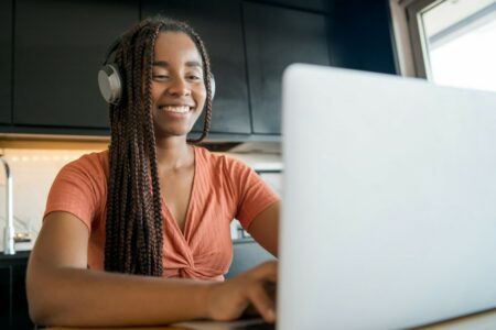 6 maneiras de facilitar o trabalho home office Home office